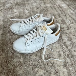 size 6 adidas stan smith shoes